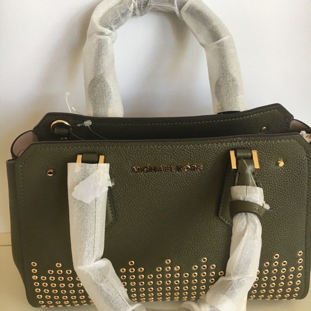 MICHAEL KORS OLIVE/BALLET MESSENGER NWT - Picture 3 of 7